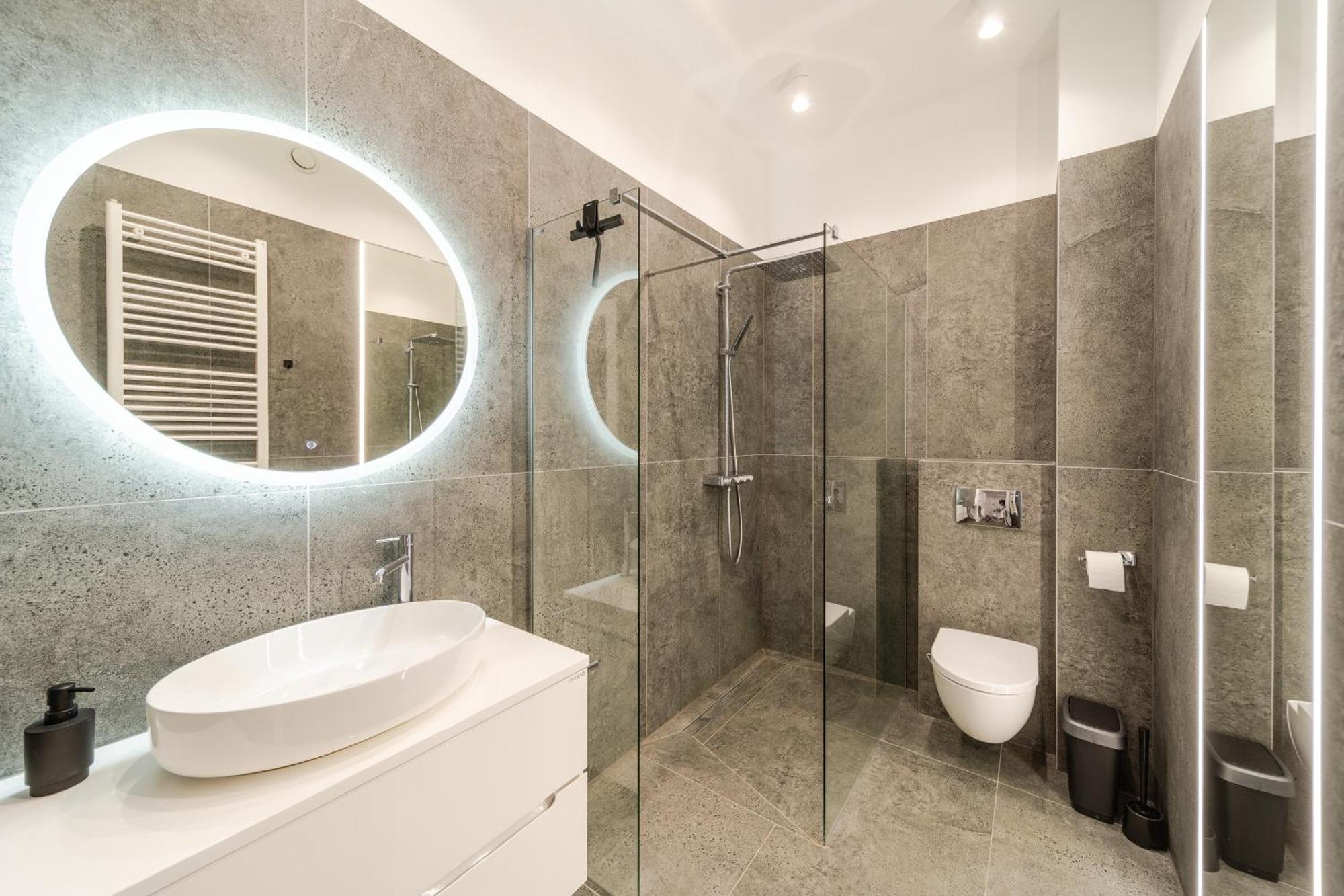 Hanza Tower No. 701 - Swimming Pool, Jacuzzi, Terrace *