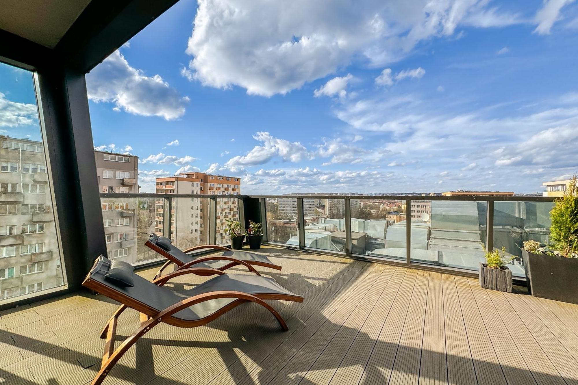 Hanza Tower No. 701 - Swimming Pool, Jacuzzi, Terrace